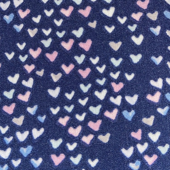 Lauderdale by UA printed scrub top size small - Picture 2 of 3